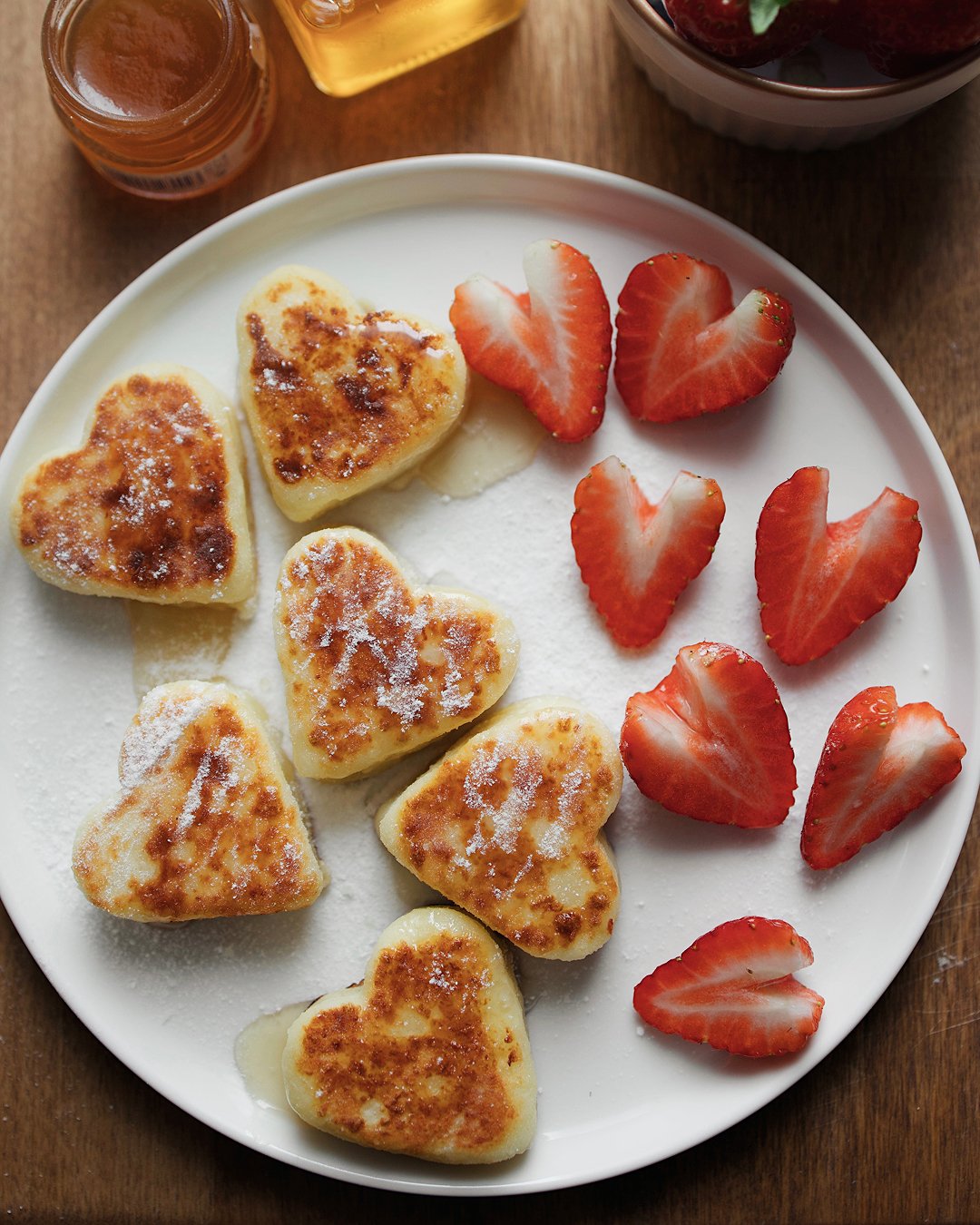 Syrniki (Slavic Cottage Cheese Pancakes)